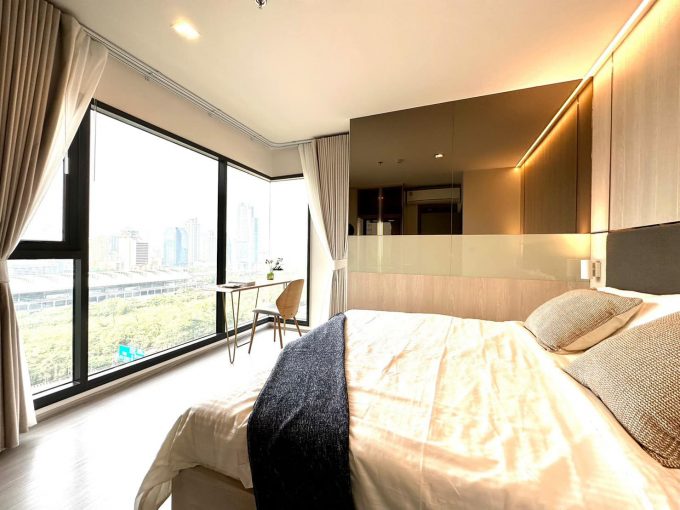 Perfect 2-Bed Suite at Life Asoke Hype, Brand new condominium facing Makkasan Park Maximizing panorama and city wide view!